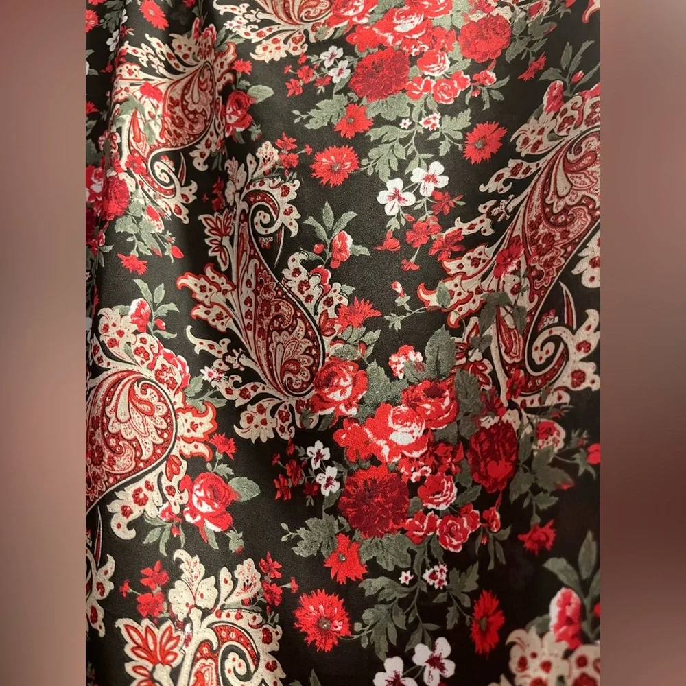 Xhilaration red/black multi blouse with black crochet trim hem. Women’s medium. - Picture 4 of 5